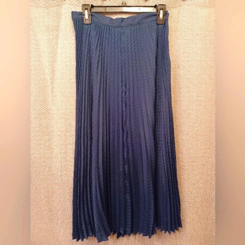 Chelsea & Violet navy polka dot skirt. Size L.